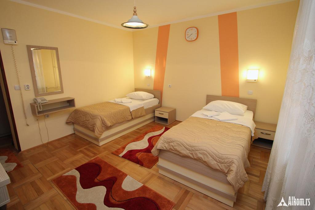 Hotel Extra Lion Md Nisz Pokój zdjęcie