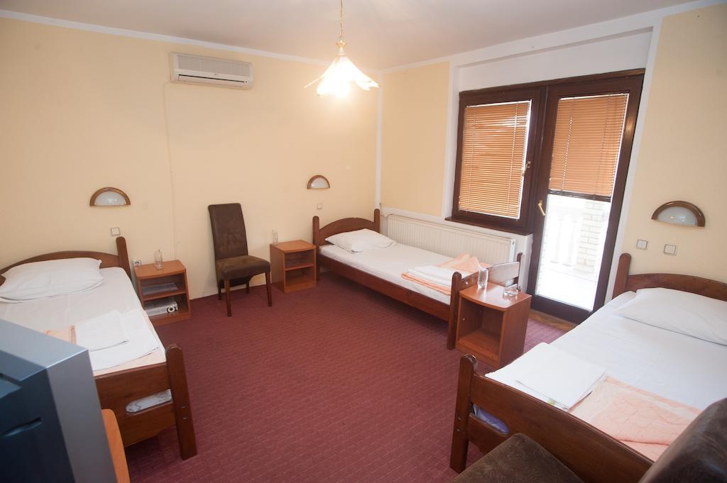 Hotel Extra Lion Md Nisz Pokój zdjęcie