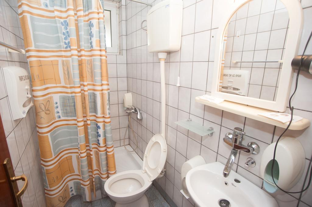 Hotel Extra Lion Md Nisz Zewnętrze zdjęcie
