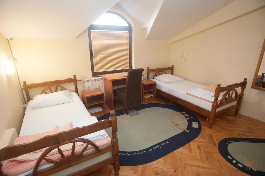 Hotel Extra Lion Md Nisz Pokój zdjęcie
