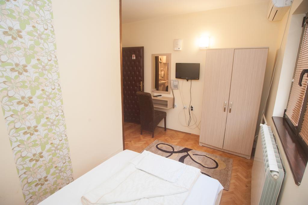 Hotel Extra Lion Md Nisz Pokój zdjęcie