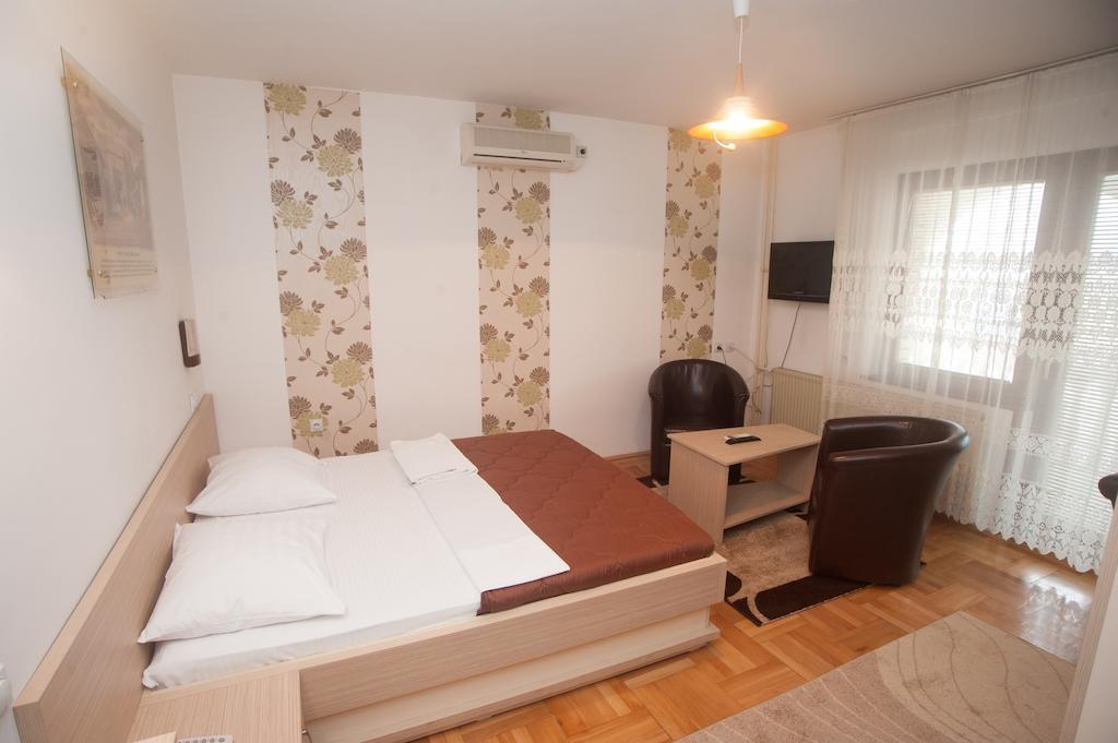 Hotel Extra Lion Md Nisz Pokój zdjęcie